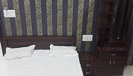 Book Deluxe A/C Room at Hotel Holiday Era, Aurangabad