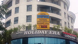 Hotel Holiday Era Lodging - Aurangabad - hotel-exterior